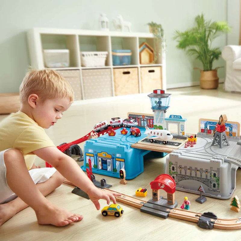 SUPER CITYSCAPE BUCKET TRAIN SET – HAPE