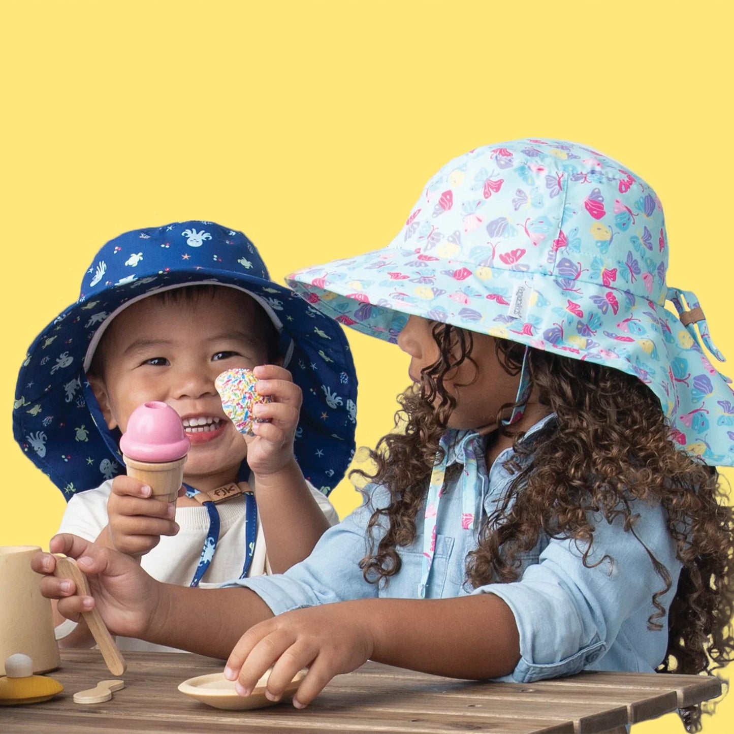 FLAPJACKKIDS Sun Hat with Neck Cape - Butterfly