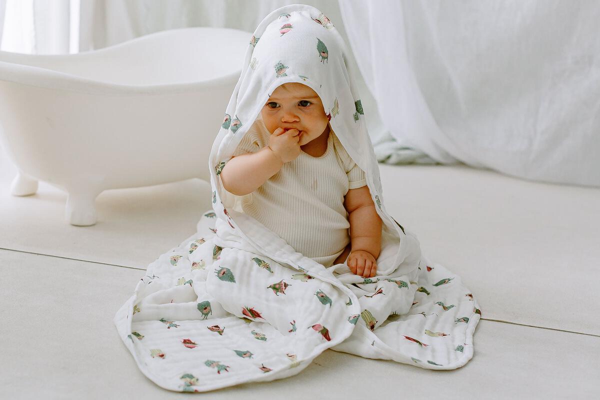 Nest Designs 9-Layer Hooded Baby Bath Towel (Organic Cotton) - Pixie Dust