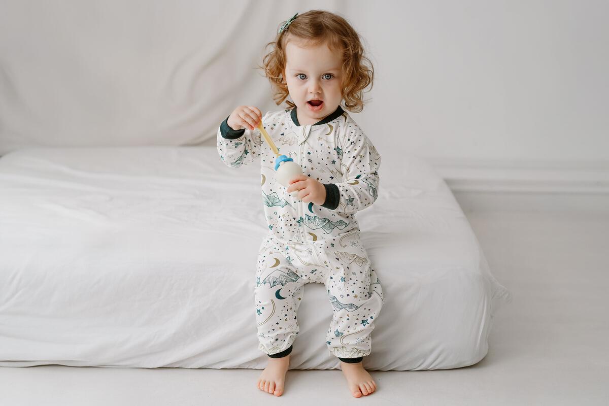 Zip Long Sleeve Footless Sleeper - stars white (Avocado Bamboo)