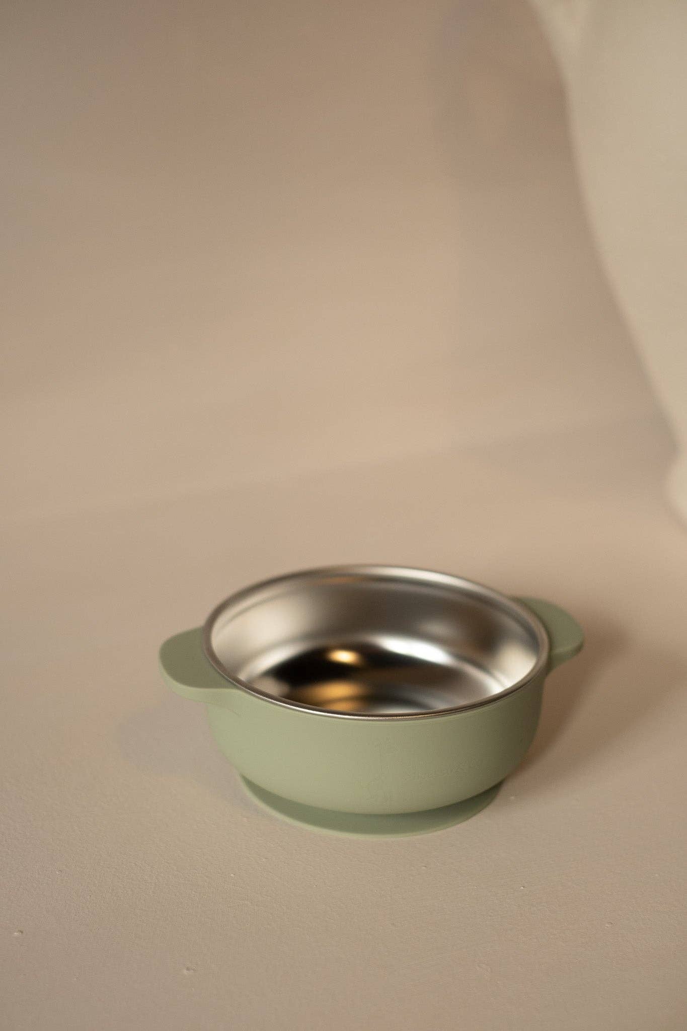 Suction bowl – stainless steel and food‑grade silicone: Vieux rose