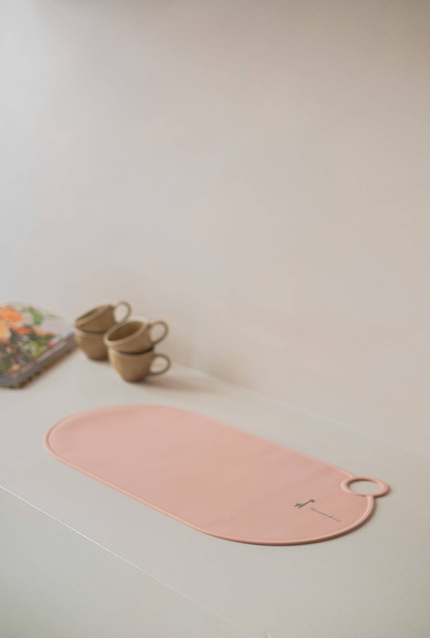 Non-slip and flexible silicone placemat: Toffee