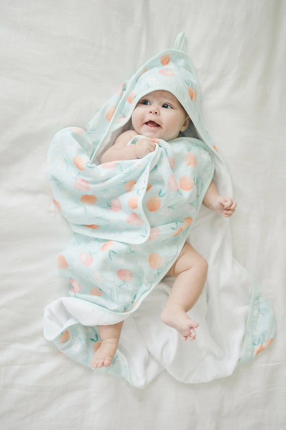 Loulou Lollipop Hooded Towel Set in Peaches - product photo