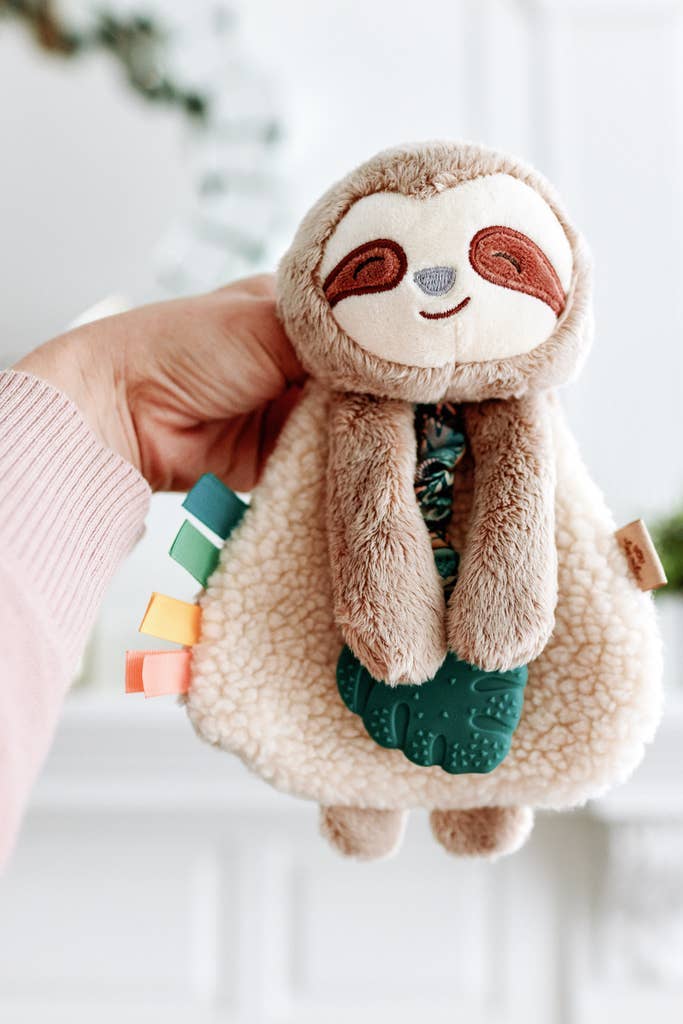 Itzy Friends Lovey™ Plush: Wyatt The Highland Cow