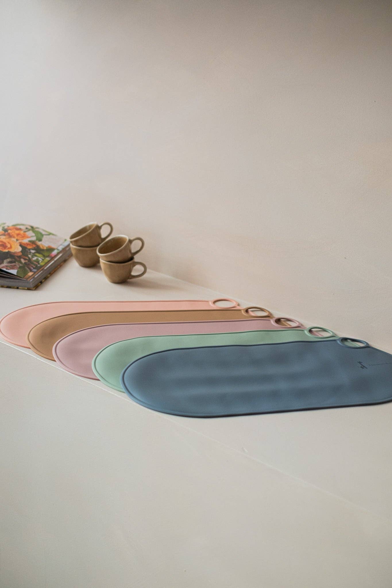 Non-slip and flexible silicone placemat: Toffee