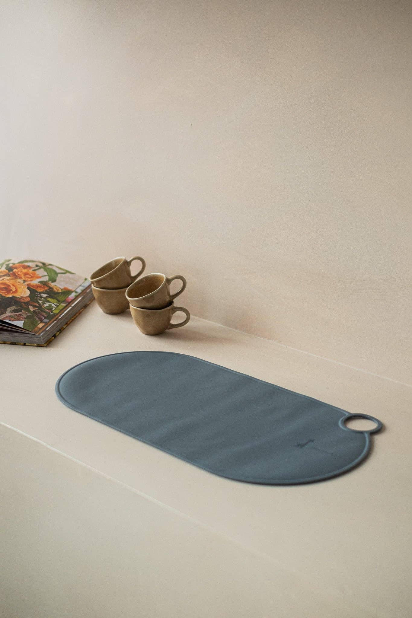 Non-slip and flexible silicone placemat: Toffee