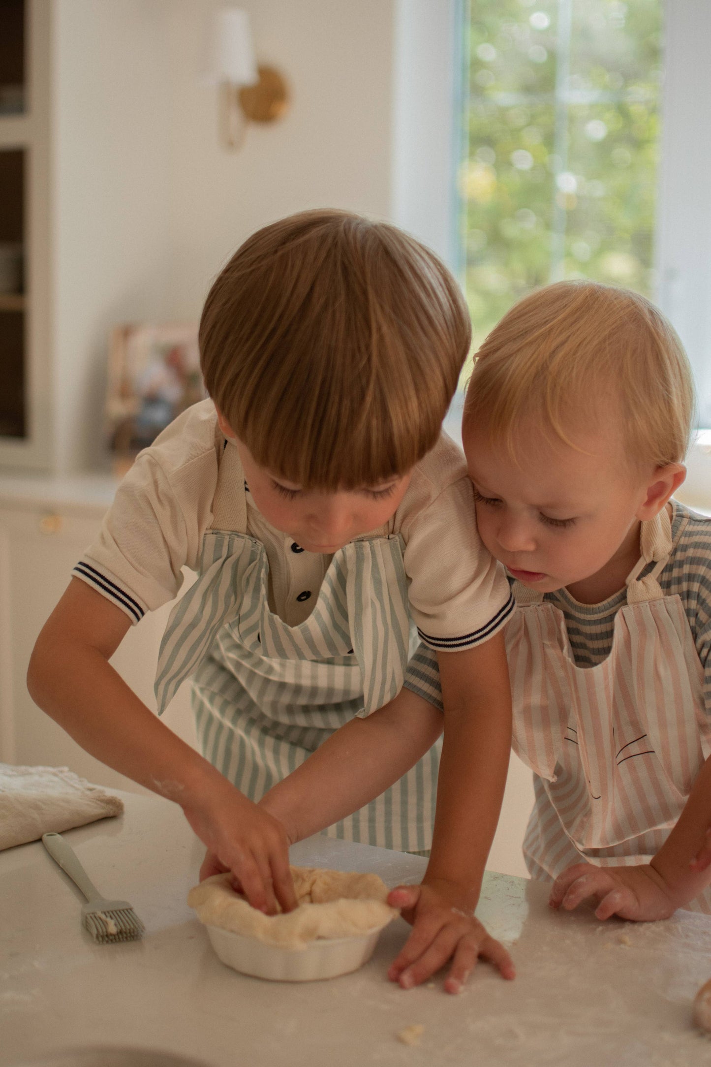 Kitchen apron for little chef - 2 years and up: Honey rabbit