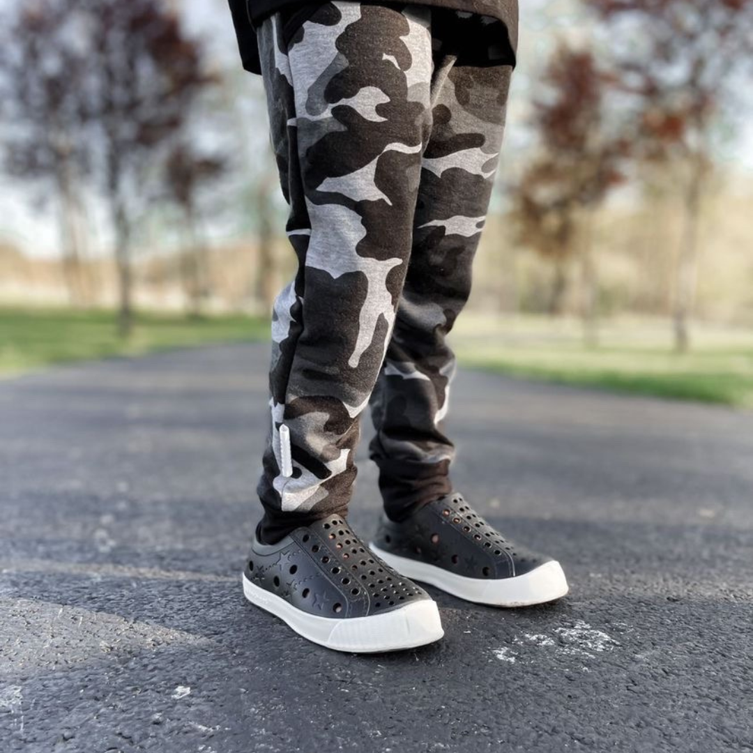 ELLO - SHOOSHOOS TODDLER KIDS SHOES WATERPROOF SNEAKERS: BLACK / US10