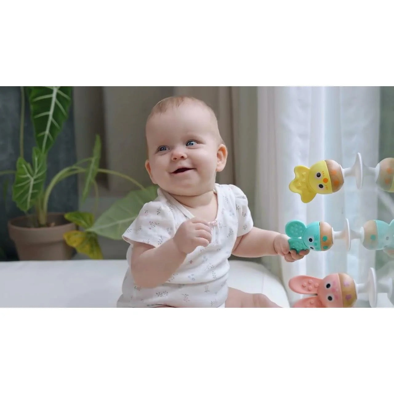 Hape® CHEERY CRITTER RATTLE TRIO