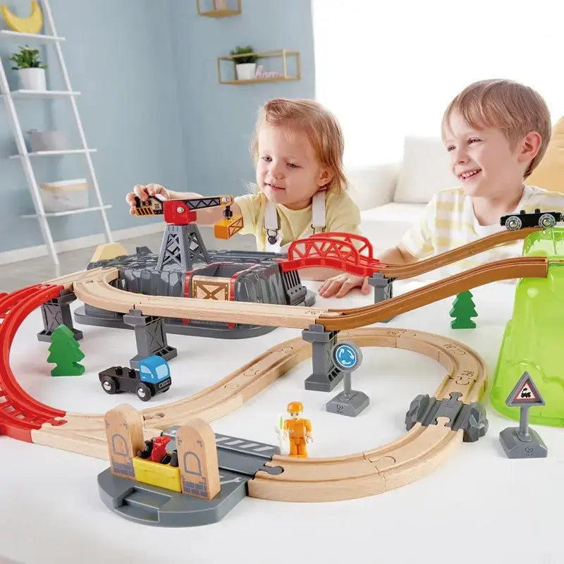 Hape® RAILWAY BUCKET-BUILDER SET