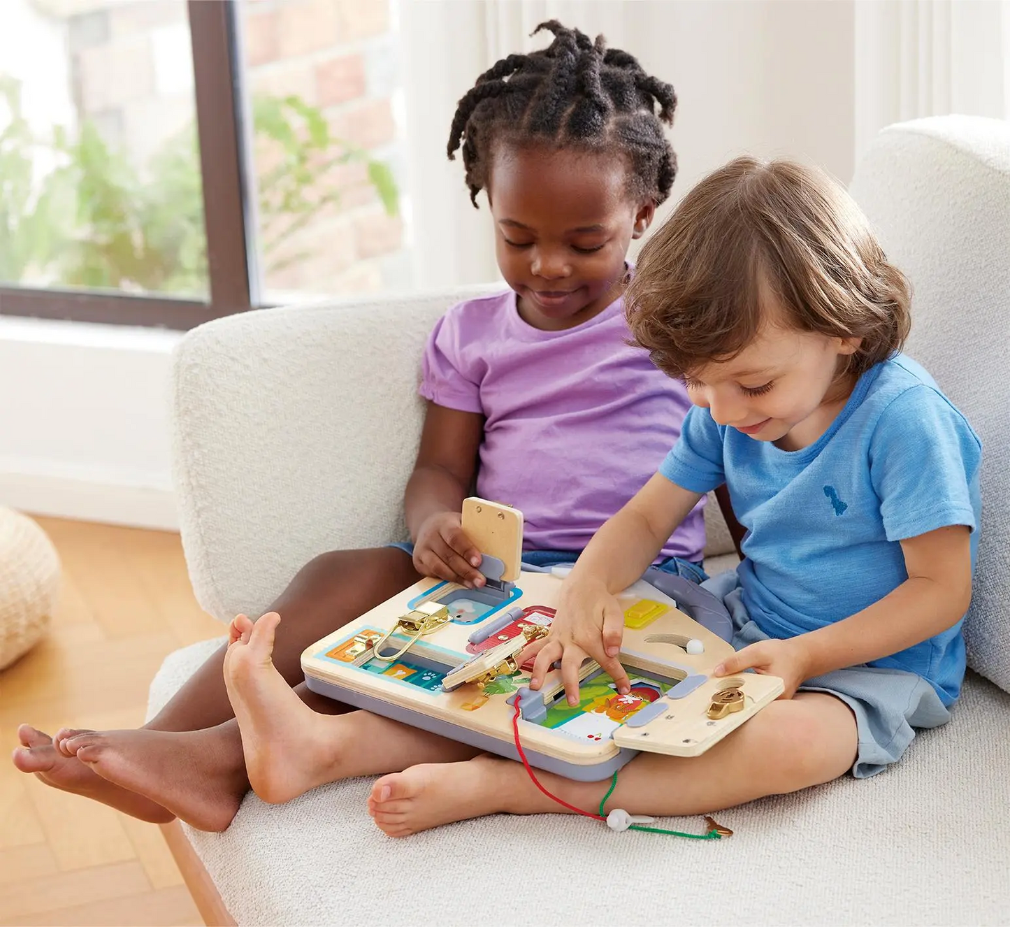 Hape® LOCK & LEARN PLAYBOARD