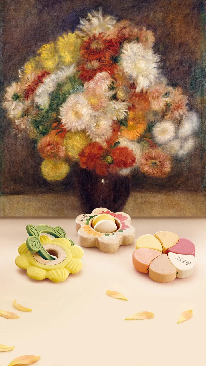 Hape ARTFUL FLOWERS RATTLE TRIO