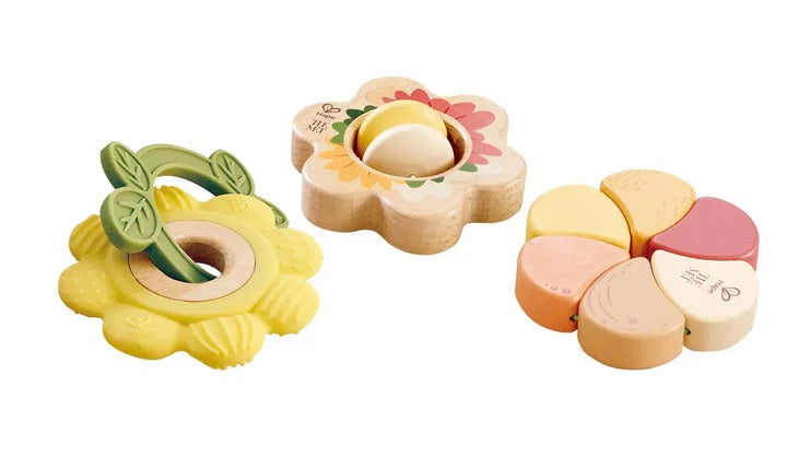 Hape ARTFUL FLOWERS RATTLE TRIO