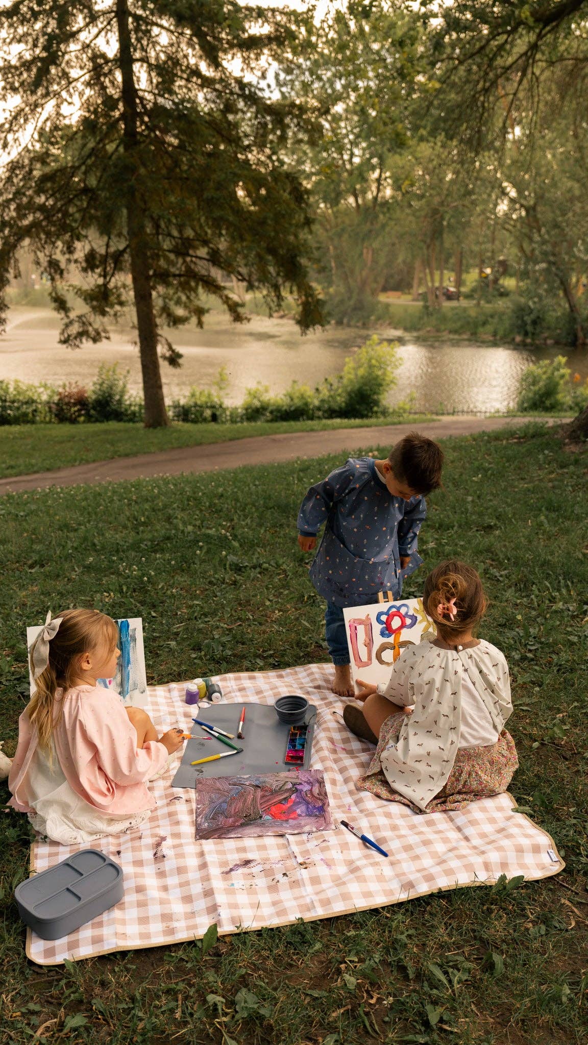 Children's waterproof artist apron: Morning at the stable