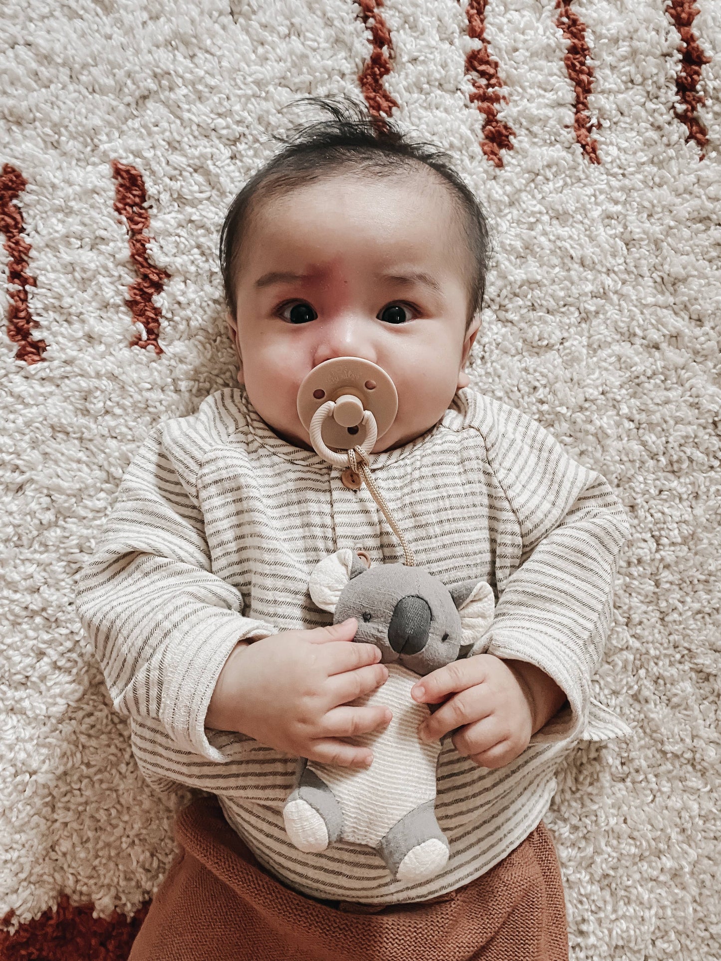 Bitzy Pal Natural Rubber Pacifier & Plush: Bow