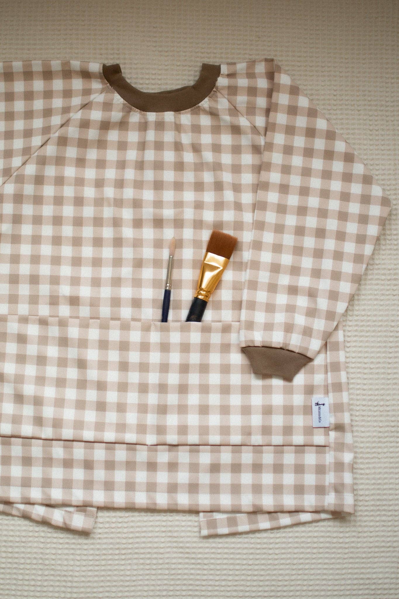 Children's waterproof artist apron: Vichy caramel