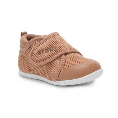 STONZ Cruiser Original Baby Shoes in Camel - three-quarter view