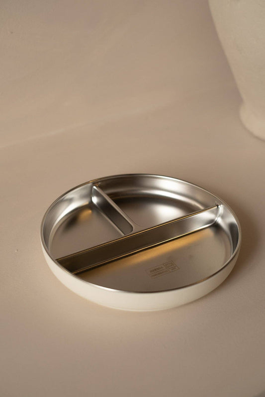 Divided suction plate – stainless steel and food-grade silicone: Blanc crème