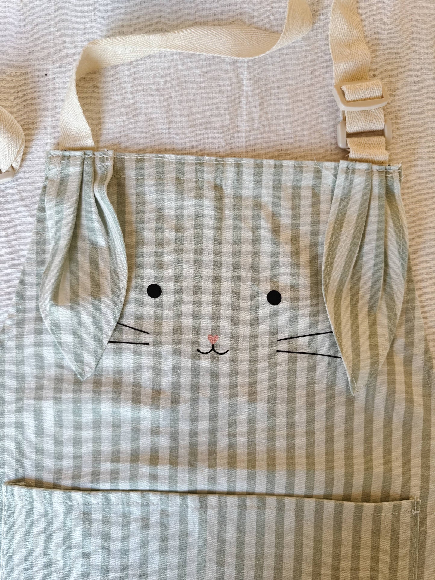 Kitchen apron for little chef - 2 years and up: Pink rabbit
